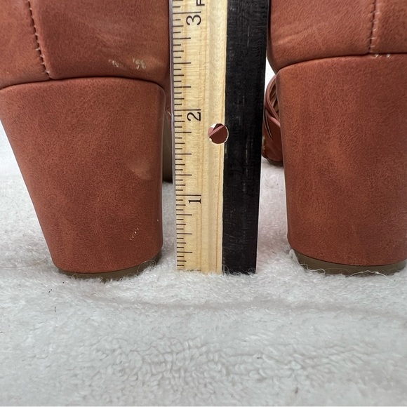 White mt. Brick colored ankle strap heels - Picture 3 of 6